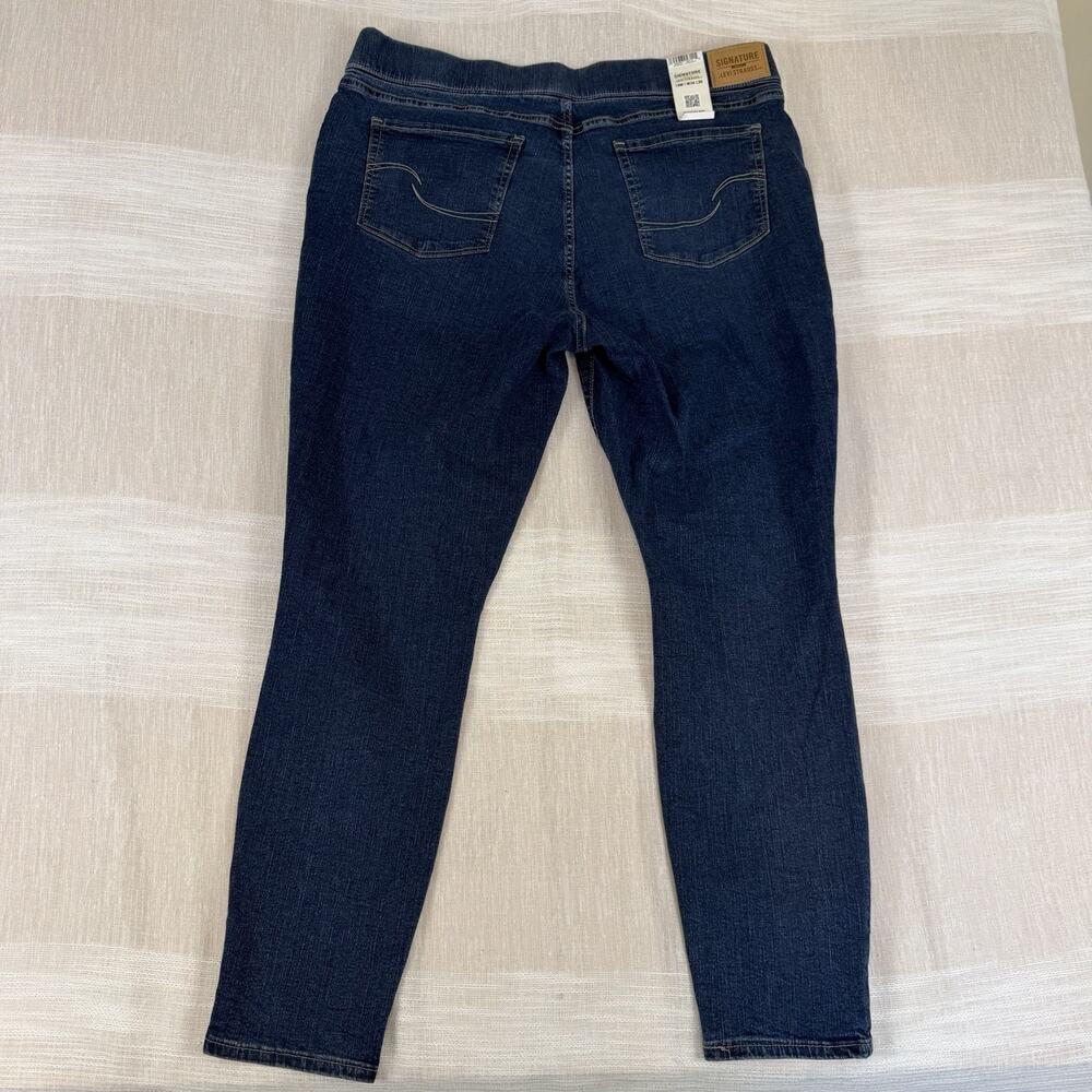 Signature Levi Strauss Gold Label Women's Sz 18M Jeans Totally Shaping Pull-On - Picture 2 of 10